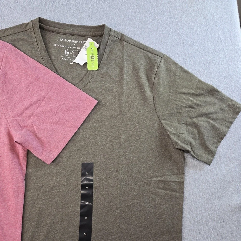 Banana Republic Shirt Mens M Lot Of‎ 2 V-Neck Tagless Jersey Poly Blend Eco